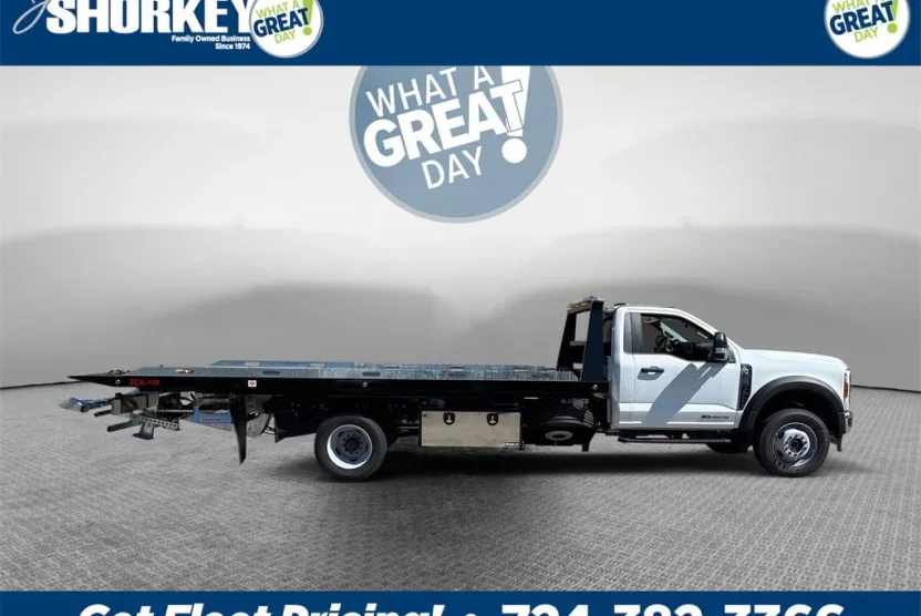 2024 Ford F-600 photo 1