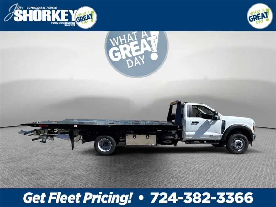 2024 Ford F-600 photo 1