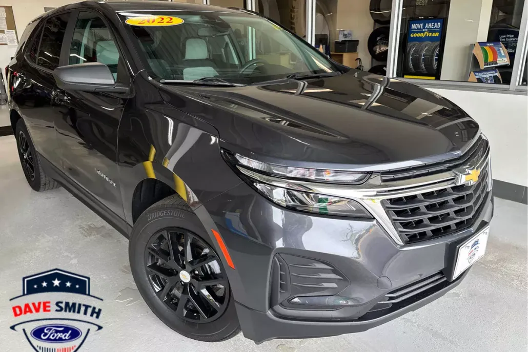 2022 Chevrolet Equinox LS photo 1