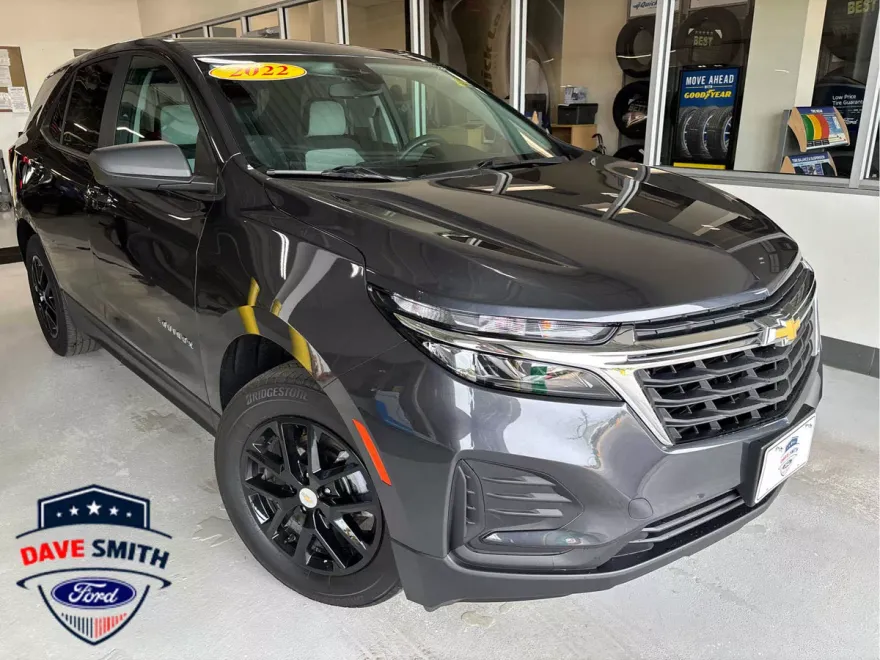 2022 Chevrolet Equinox LS photo 1