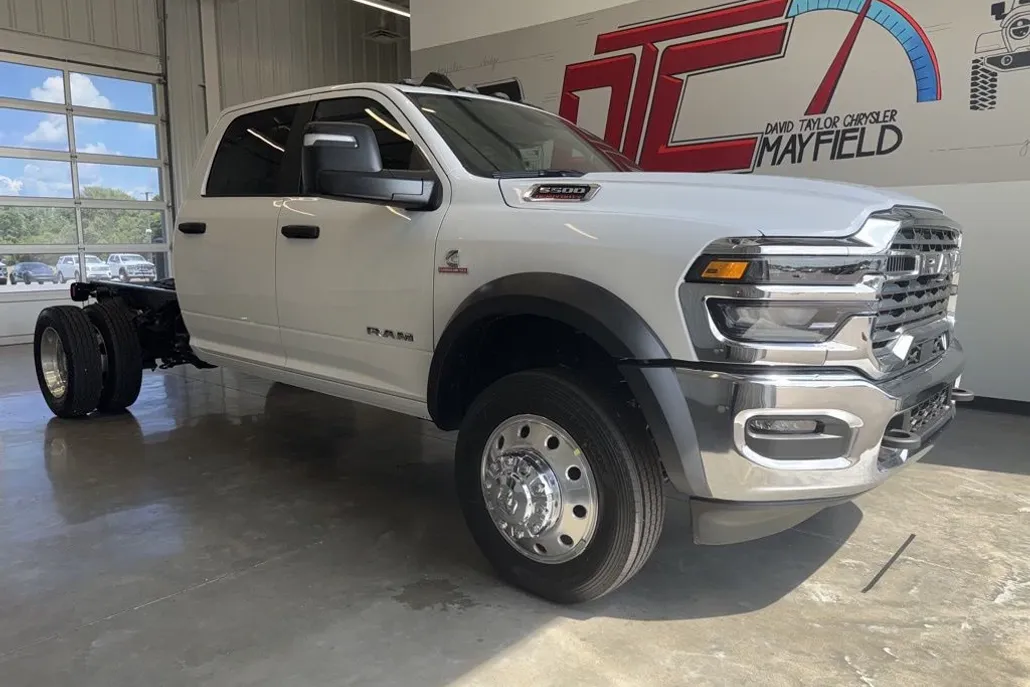 2025 Ram 5500 photo 1