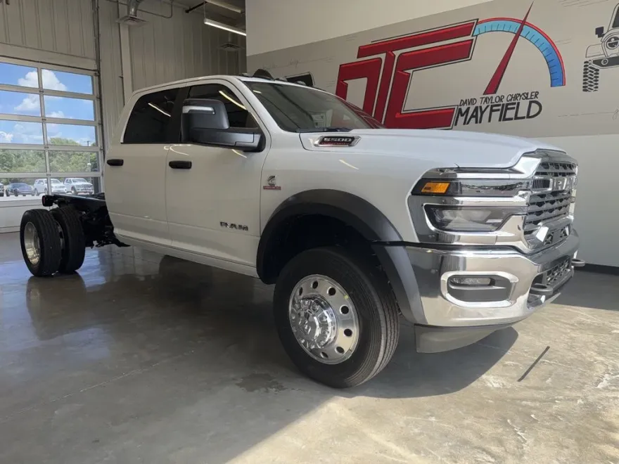 2025 Ram 5500 photo 1