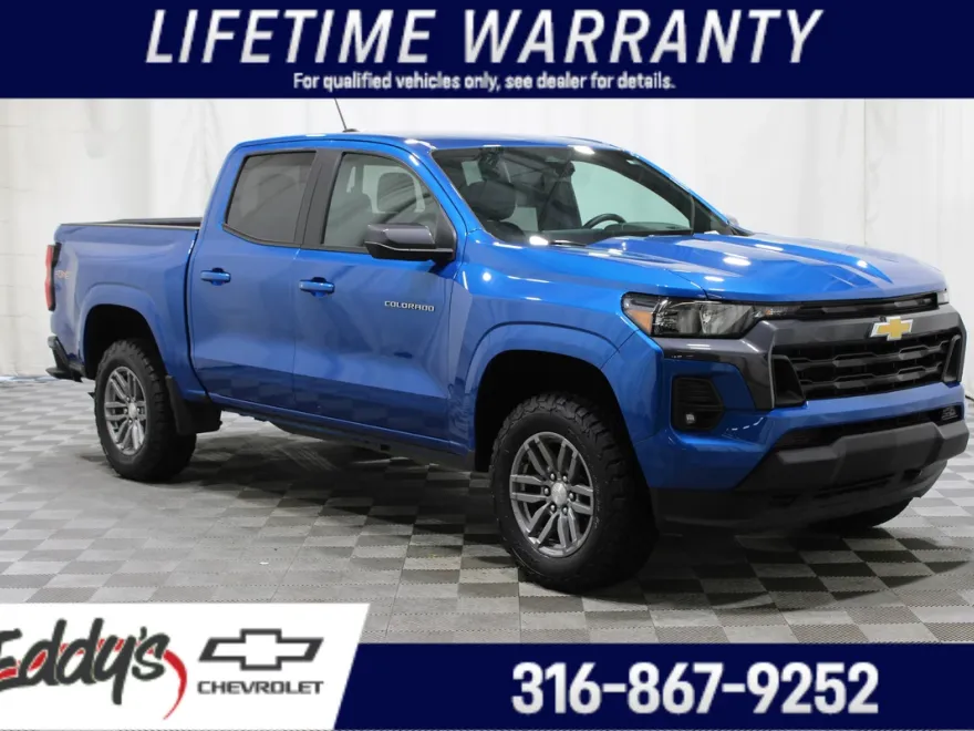 2024 Chevrolet Colorado LT photo 1