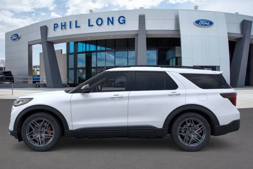 2025 Ford Explorer ST photo 1