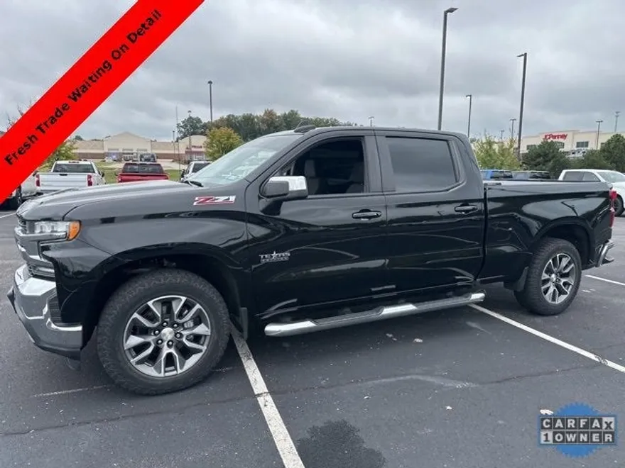 2020 Chevrolet Silverado 1500 LT photo 1
