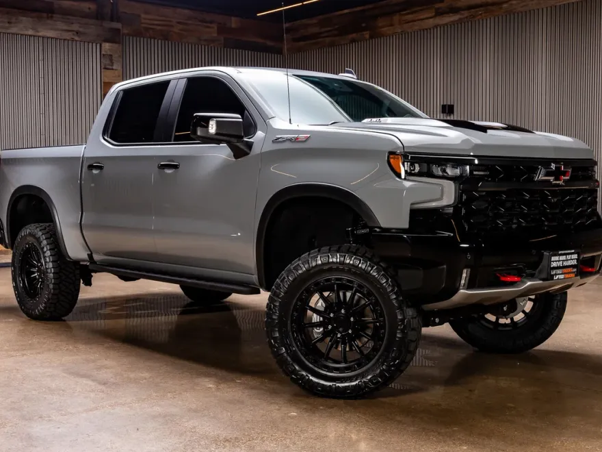 2025 Chevrolet Silverado 1500 ZR2 photo 1