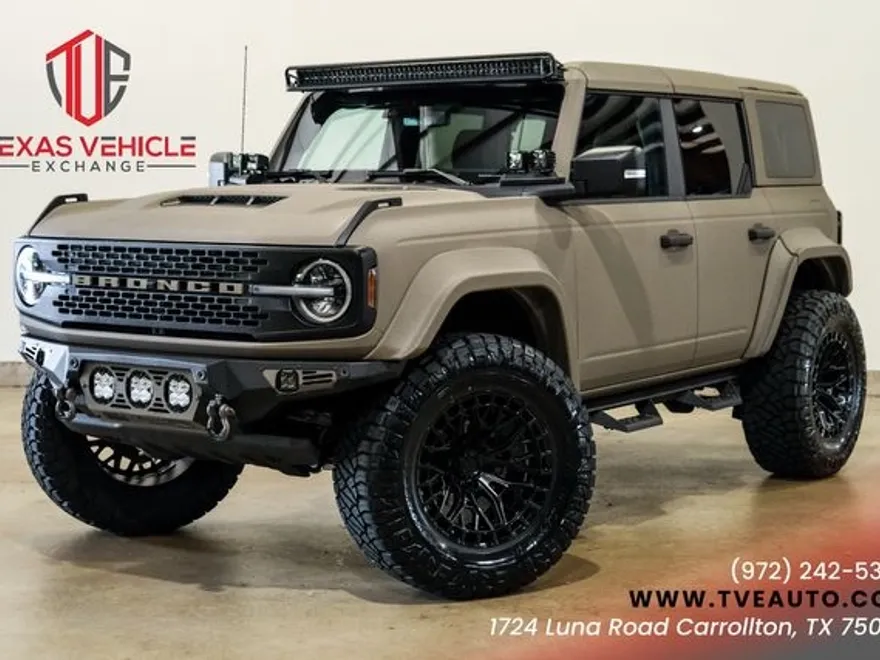 2025 Ford Bronco Badlands photo 1