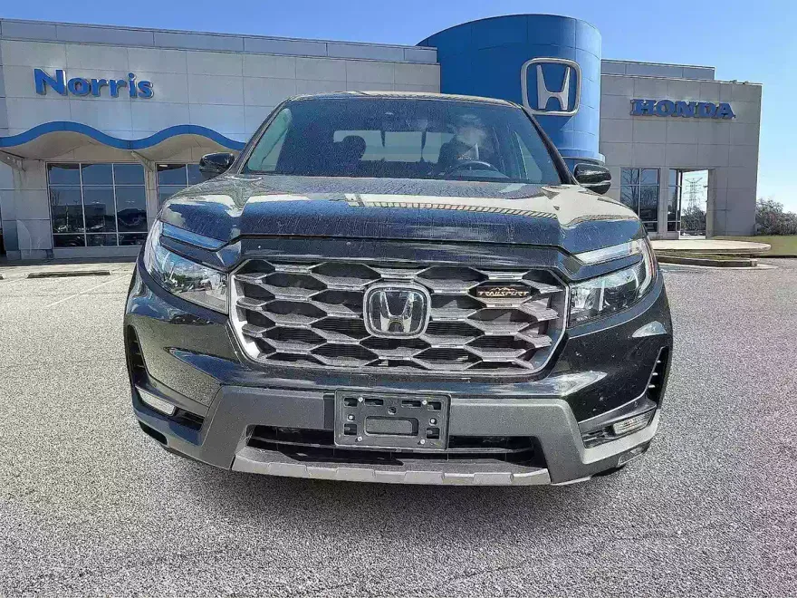 2025 Honda Ridgeline TrailSport photo 1