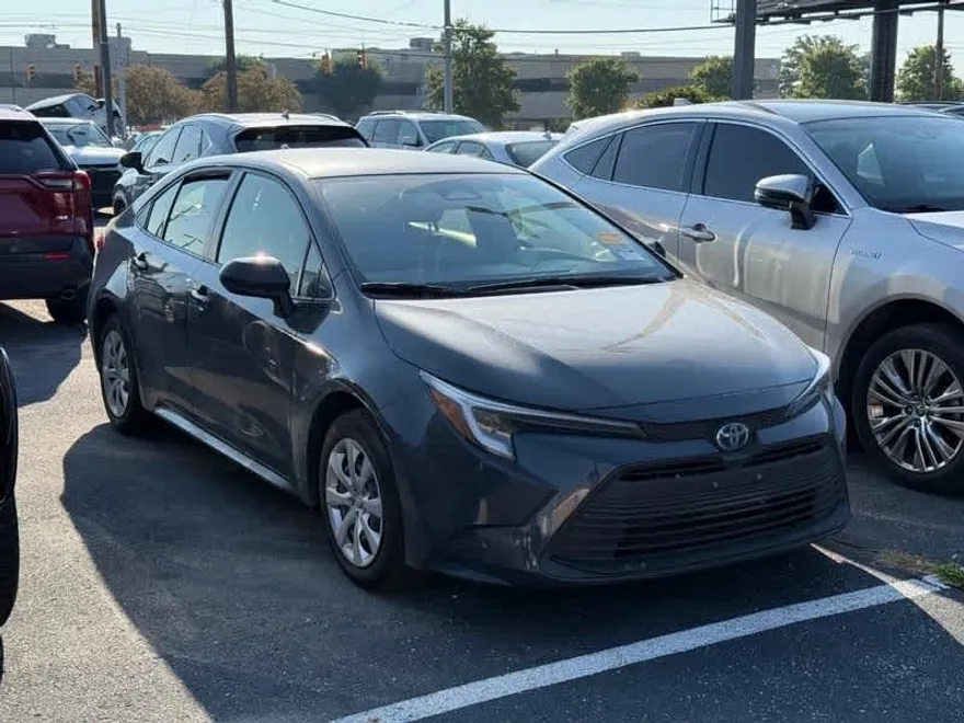 2025 Toyota Corolla Hybrid LE photo 1