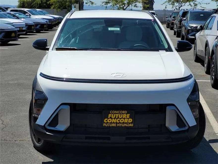 2026 Hyundai Kona SEL photo 1