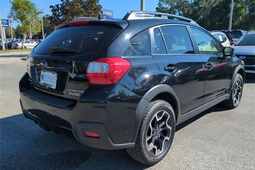 2017 Subaru Crosstrek 2.0i Limited photo 1