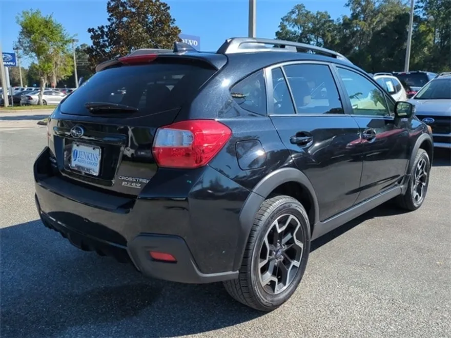 2017 Subaru Crosstrek 2.0i Limited photo 1