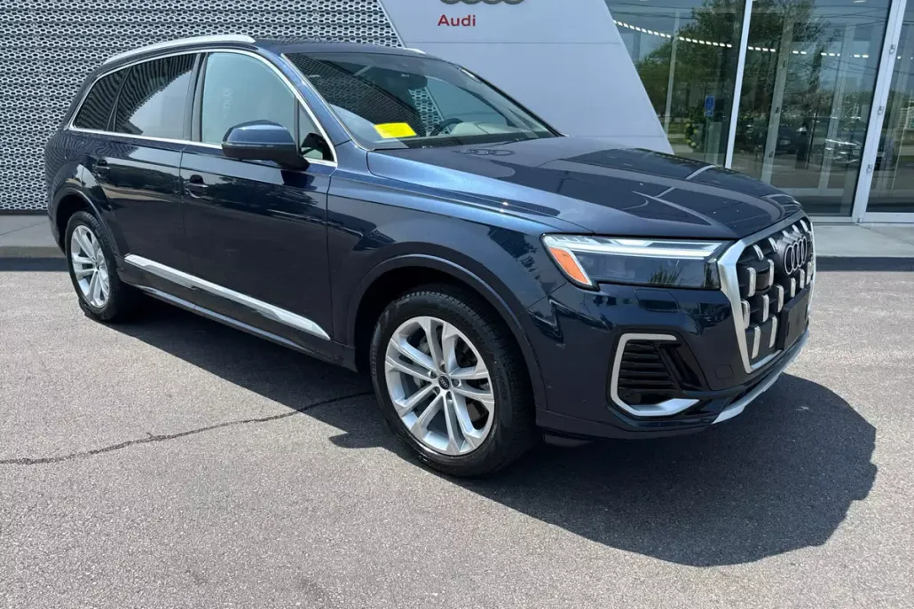 2025 Audi Q7 Premium Plus photo 1