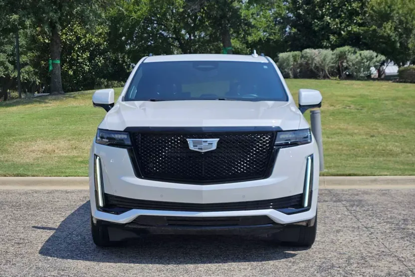 2023 Cadillac Escalade ESV Sport Platinum photo 1
