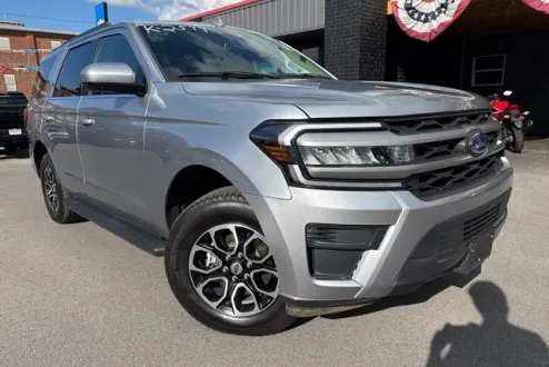 2024 Ford Expedition XLT photo 2