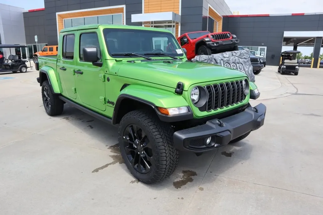 2025 Jeep Gladiator Sport photo 1