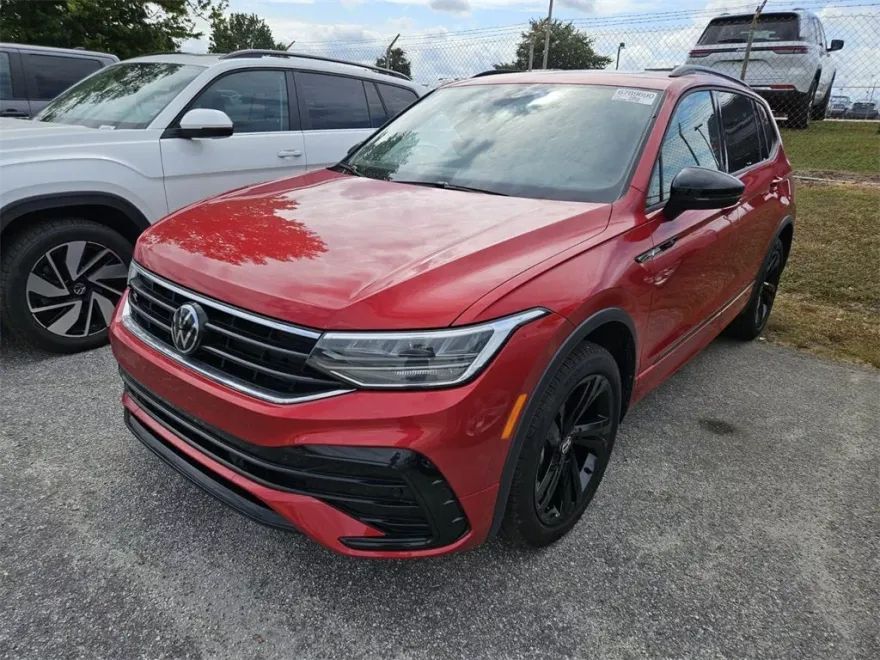 2024 Volkswagen Tiguan SE R-Line Black photo 1
