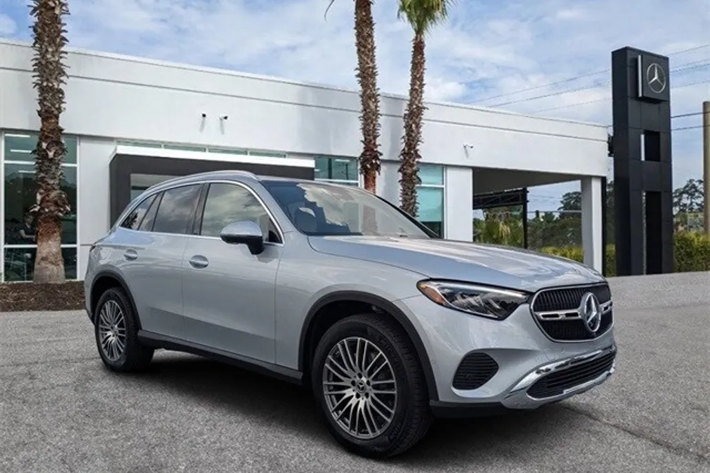 2026 Mercedes Benz GLC 300 photo 1