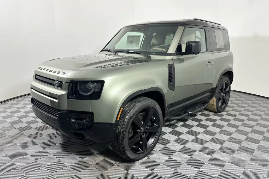 2025 Land Rover Defender 90 X-Dynamic SE photo 1