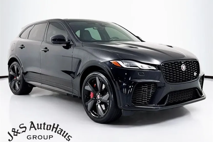 2022 Jaguar F-PACE SVR photo 1