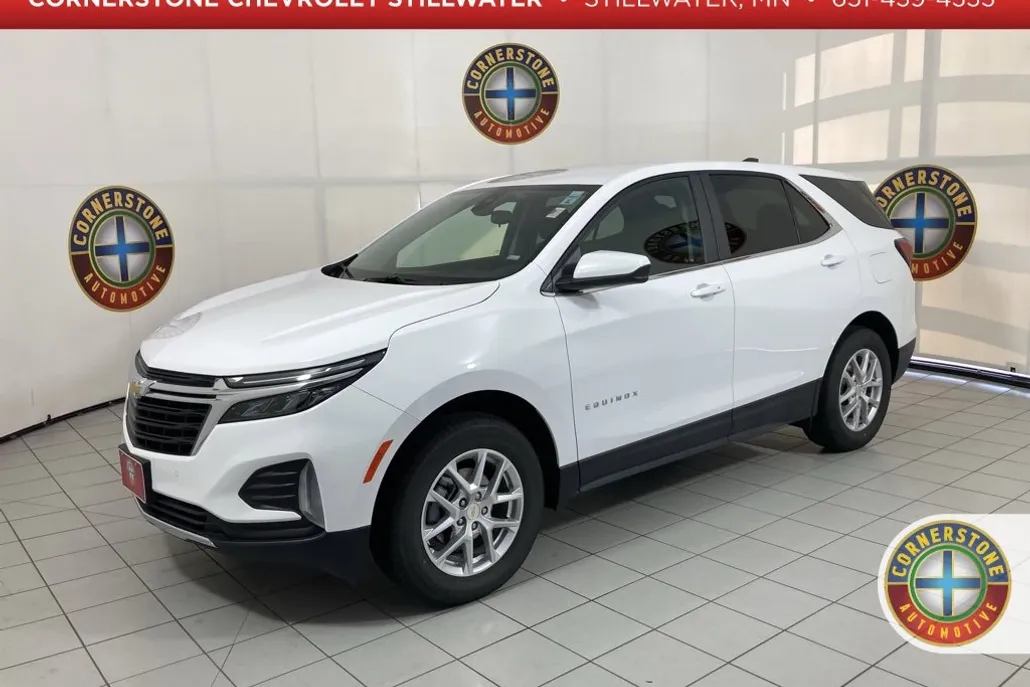 2024 Chevrolet Equinox LT photo 1
