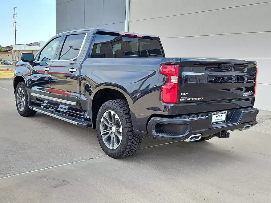 2023 Chevrolet Silverado 1500 High Country photo 1