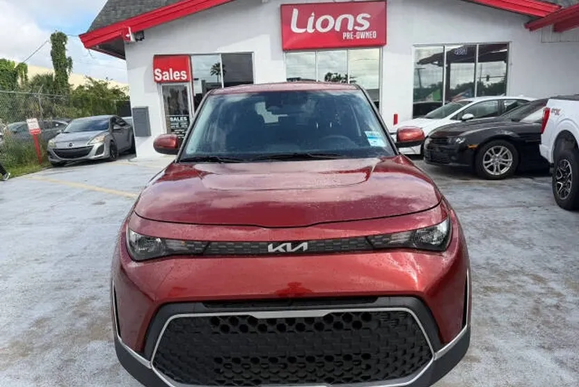 2024 Kia Soul LX photo 1