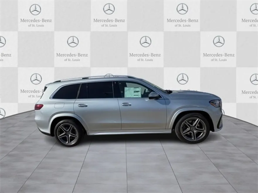 2025 Mercedes Benz GLS 450 4MATIC photo 1