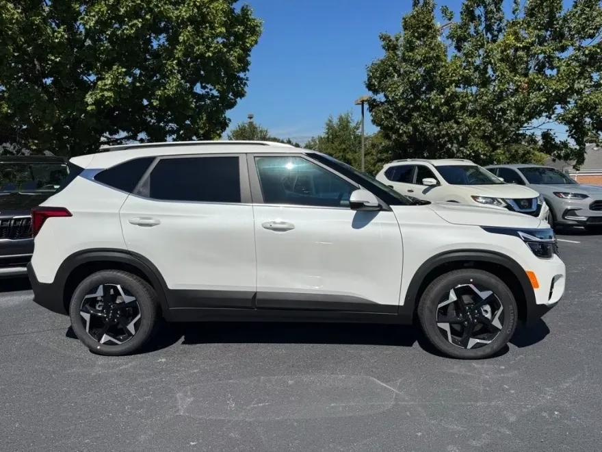 2026 Kia Seltos EX photo 1