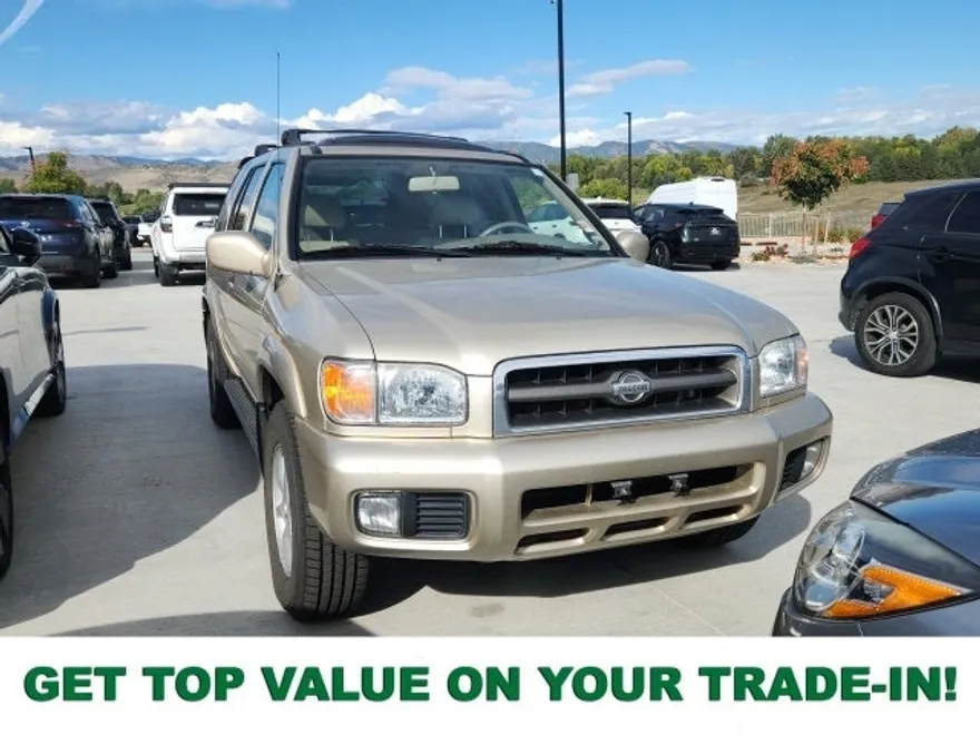 2001 Nissan Pathfinder LE photo 1