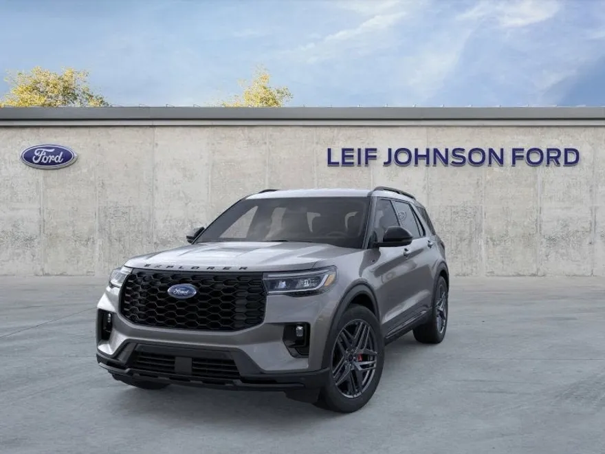 2025 Ford Explorer ST-Line photo 2