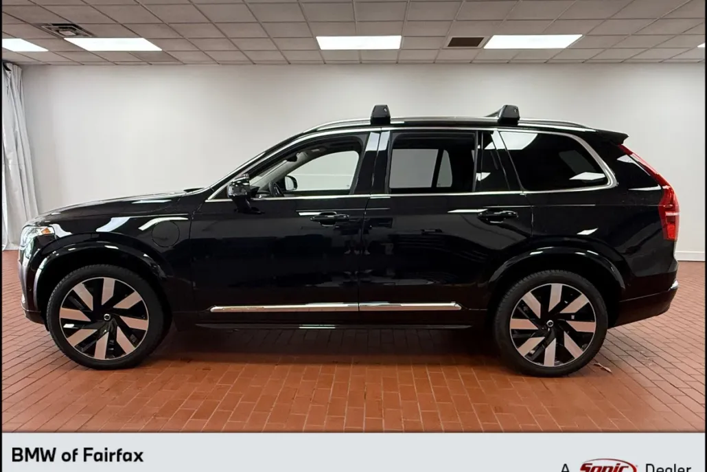 2024 Volvo XC90 Plus photo 1