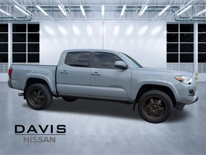 2020 Toyota Tacoma SR5 V6 photo 1
