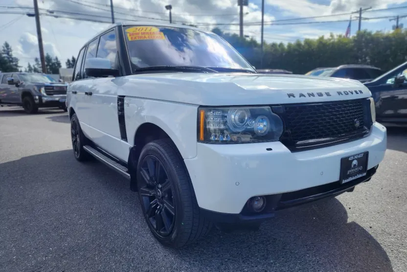 2011 Land Rover Range Rover SuperCharged photo 1