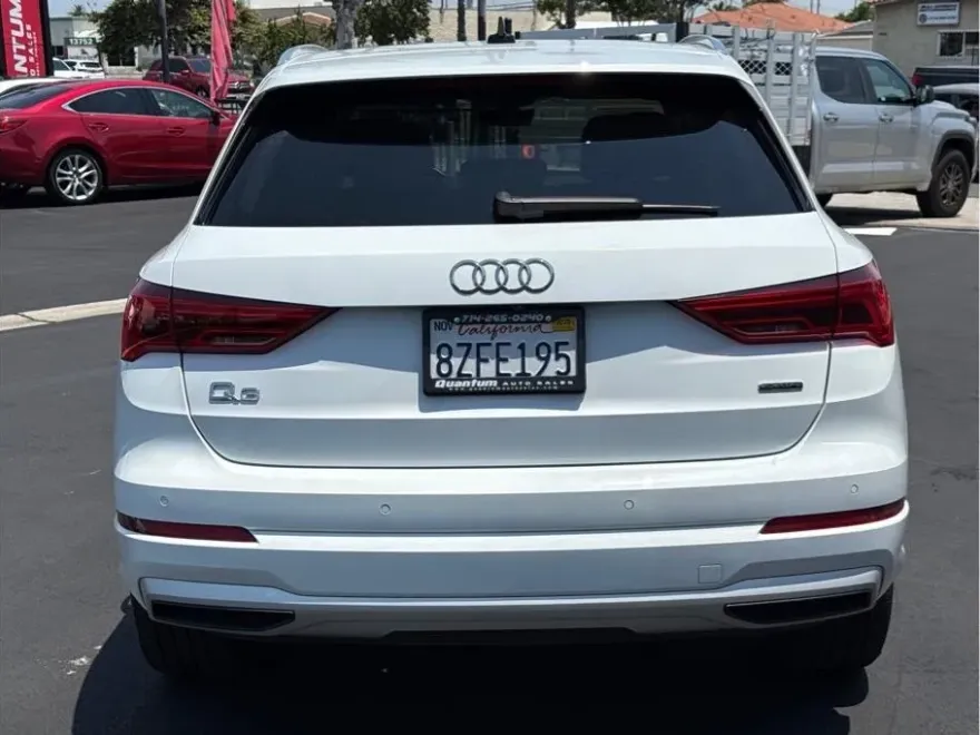 2022 Audi Q3 40 TFSI Premium photo 1