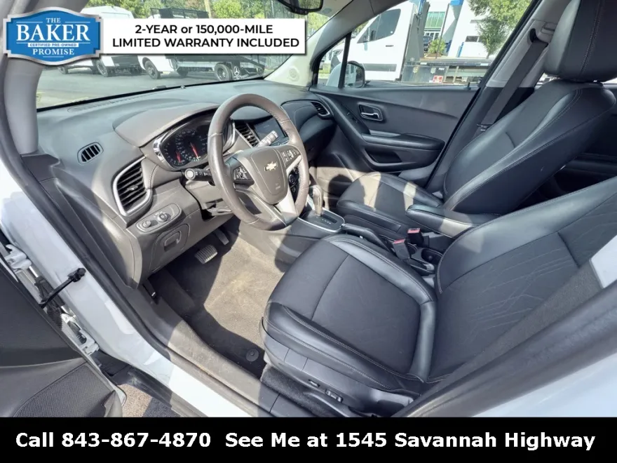 2022 Chevrolet Trax LT photo 1