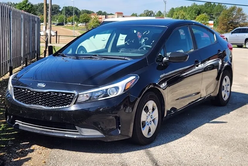 2017 Kia Forte LX Base photo 1