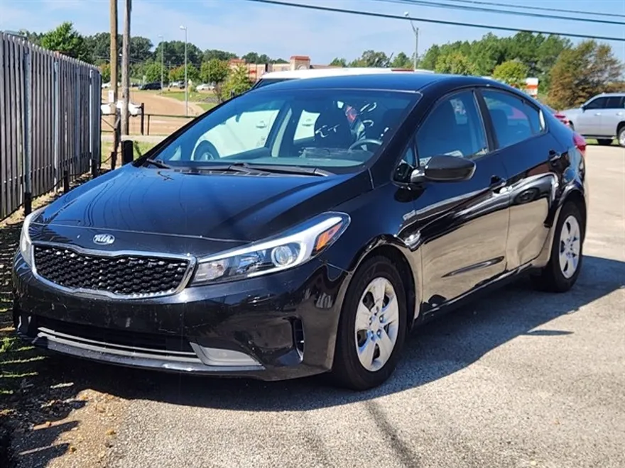 2017 Kia Forte LX Base photo 1