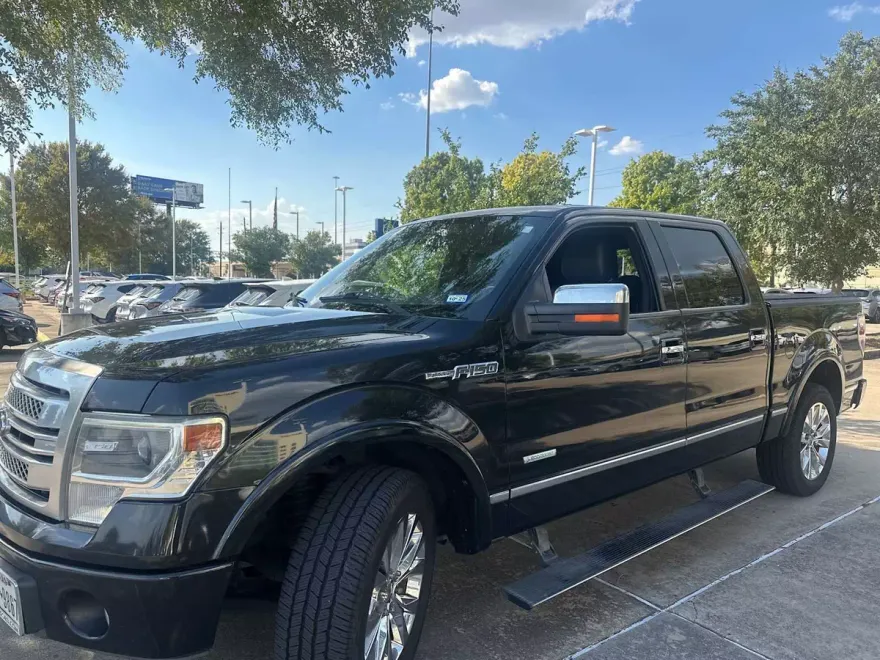 2014 Ford F-150 Platinum photo 1