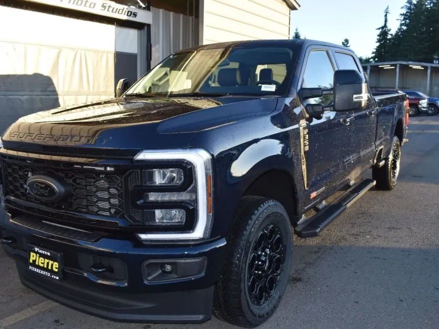 2025 Ford F-350 Lariat photo 1