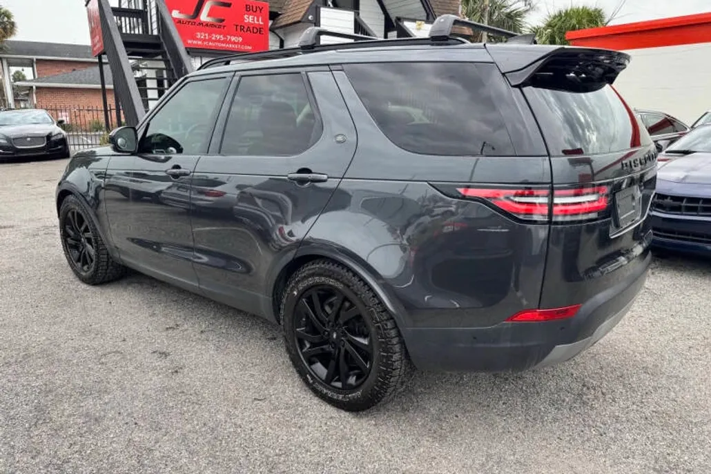 2018 Land Rover Discovery HSE photo 1