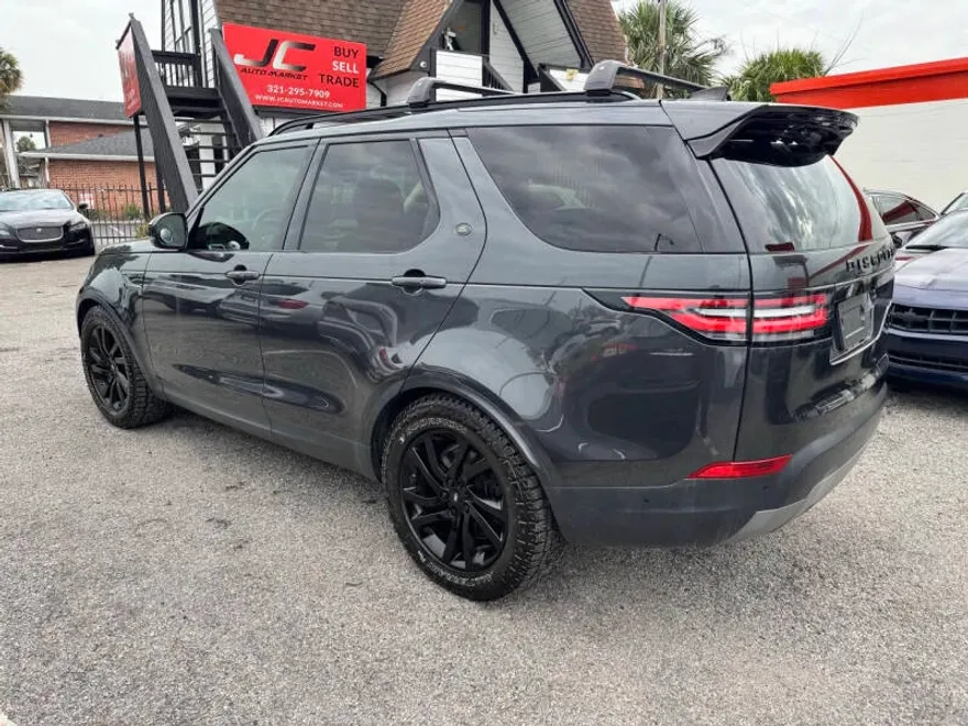 2018 Land Rover Discovery HSE photo 1