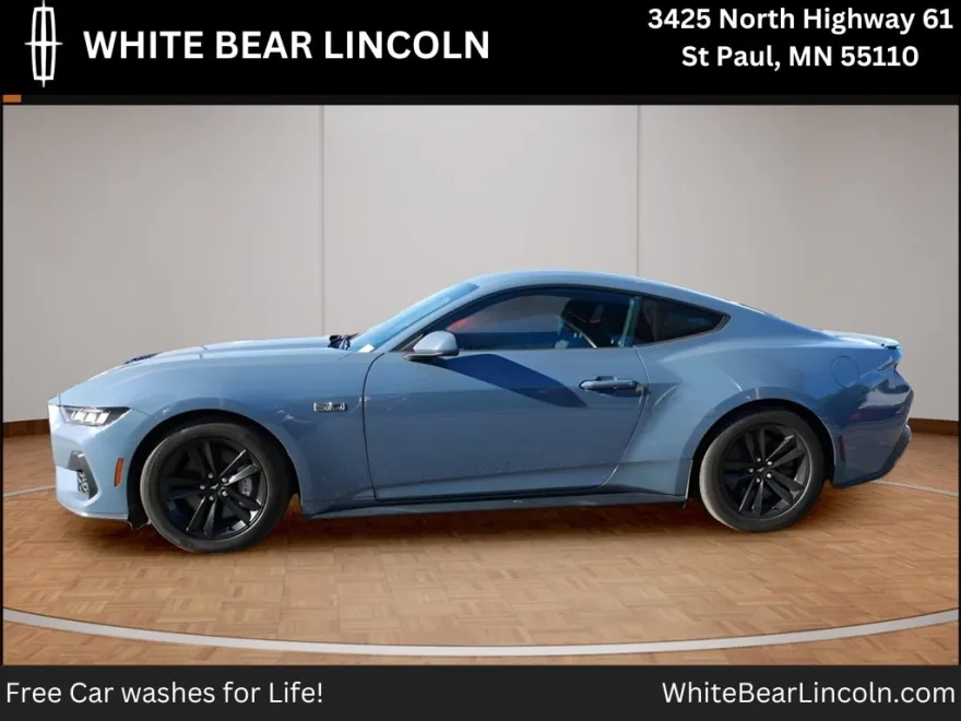 2024 Ford Mustang GT photo 1