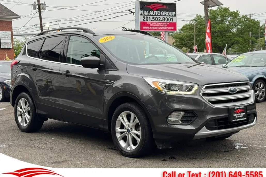 2019 Ford Escape SEL photo 1
