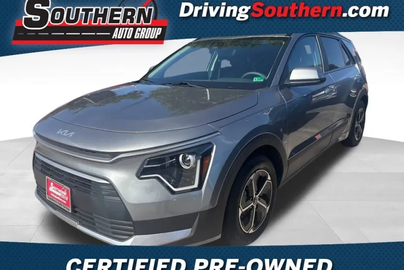 2025 Kia Niro LX photo 1