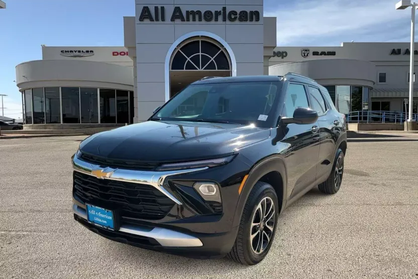 2025 Chevrolet Trailblazer LT photo 1