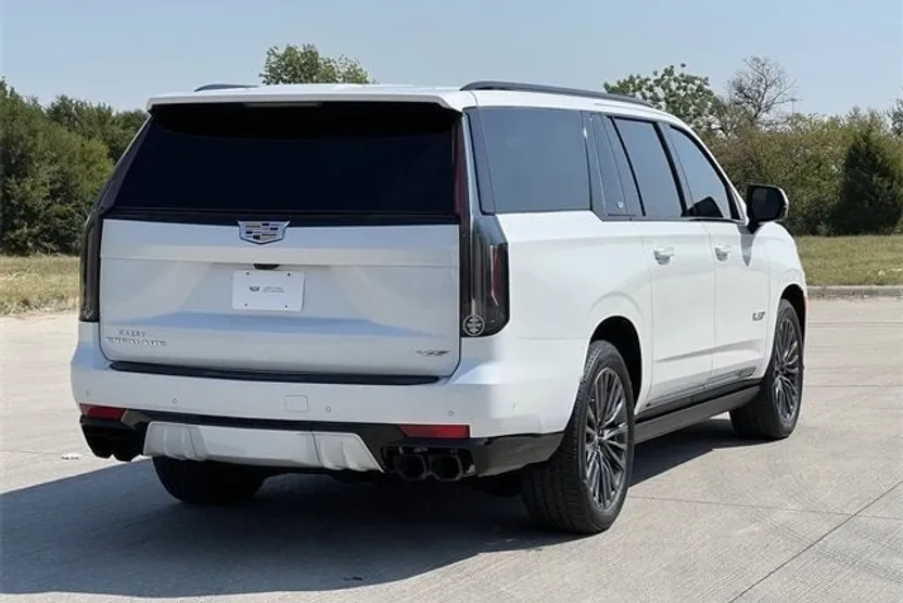 2024 Cadillac Escalade ESV V-Series photo 1
