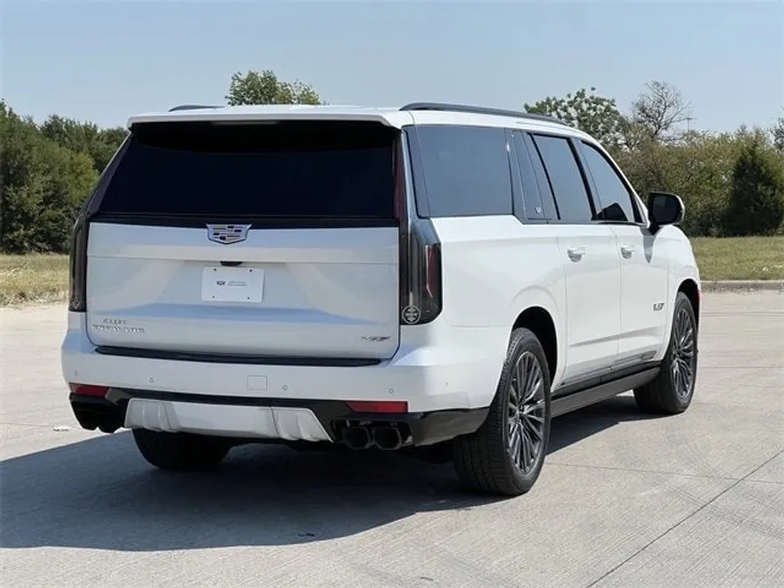 2024 Cadillac Escalade ESV V-Series photo 1