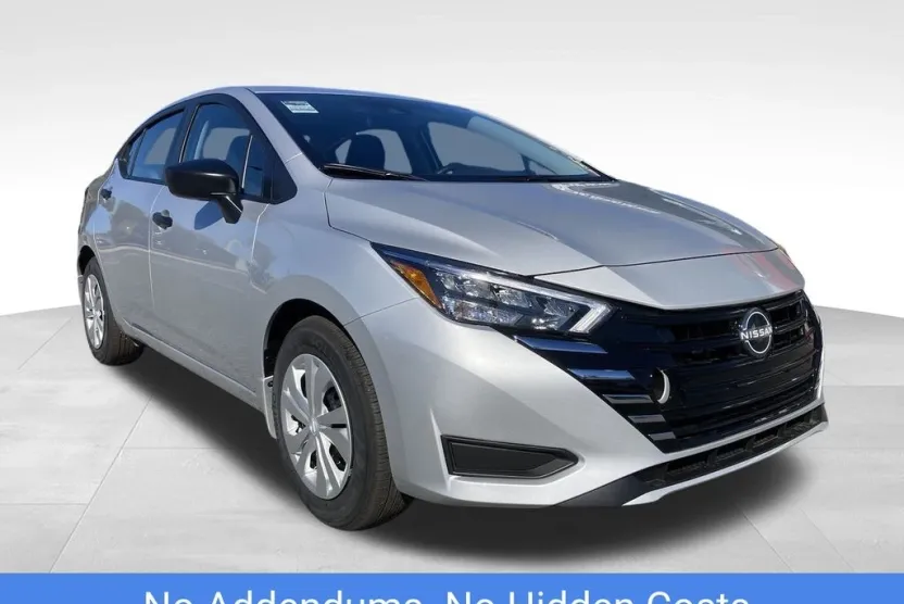 2025 Nissan Versa 1.6 S photo 1