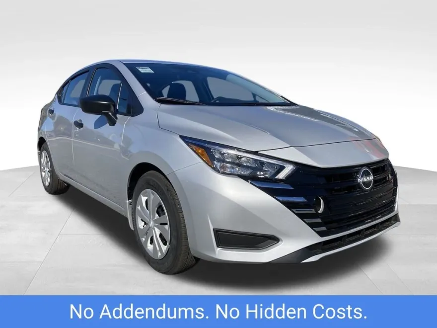 2025 Nissan Versa 1.6 S photo 1